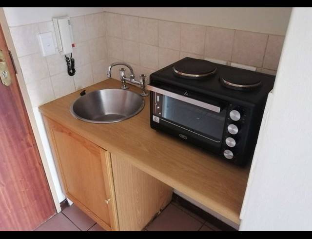 1 BEDROOM APARTMENT FOR SALE IN HILLCREST